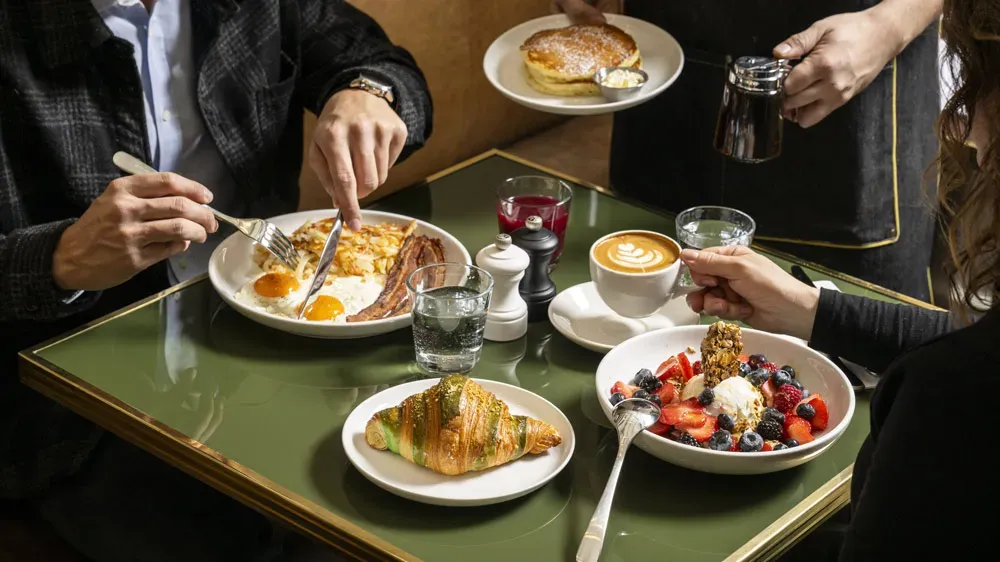 Rise, Shine, and Dine: Why Timing Your Breakfast Matters