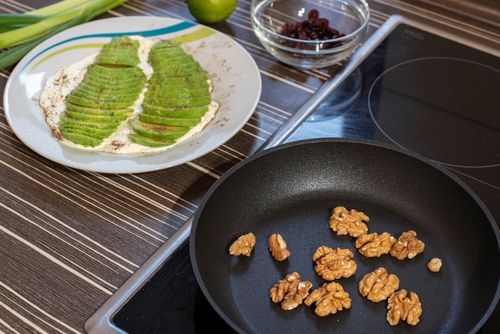 Battle of the Brain-Boosters: Walnuts vs Avocados