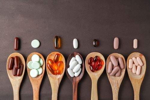 The Uncensored Guide to Supplements: When and How to Pop Those Pills