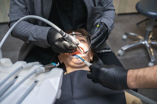 Crack a Tooth? Don't Crack Under Pressure!